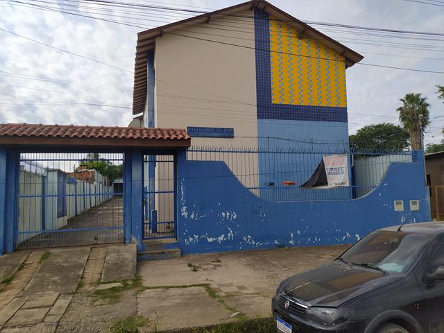 Apartamento dois dormitórios com garagem